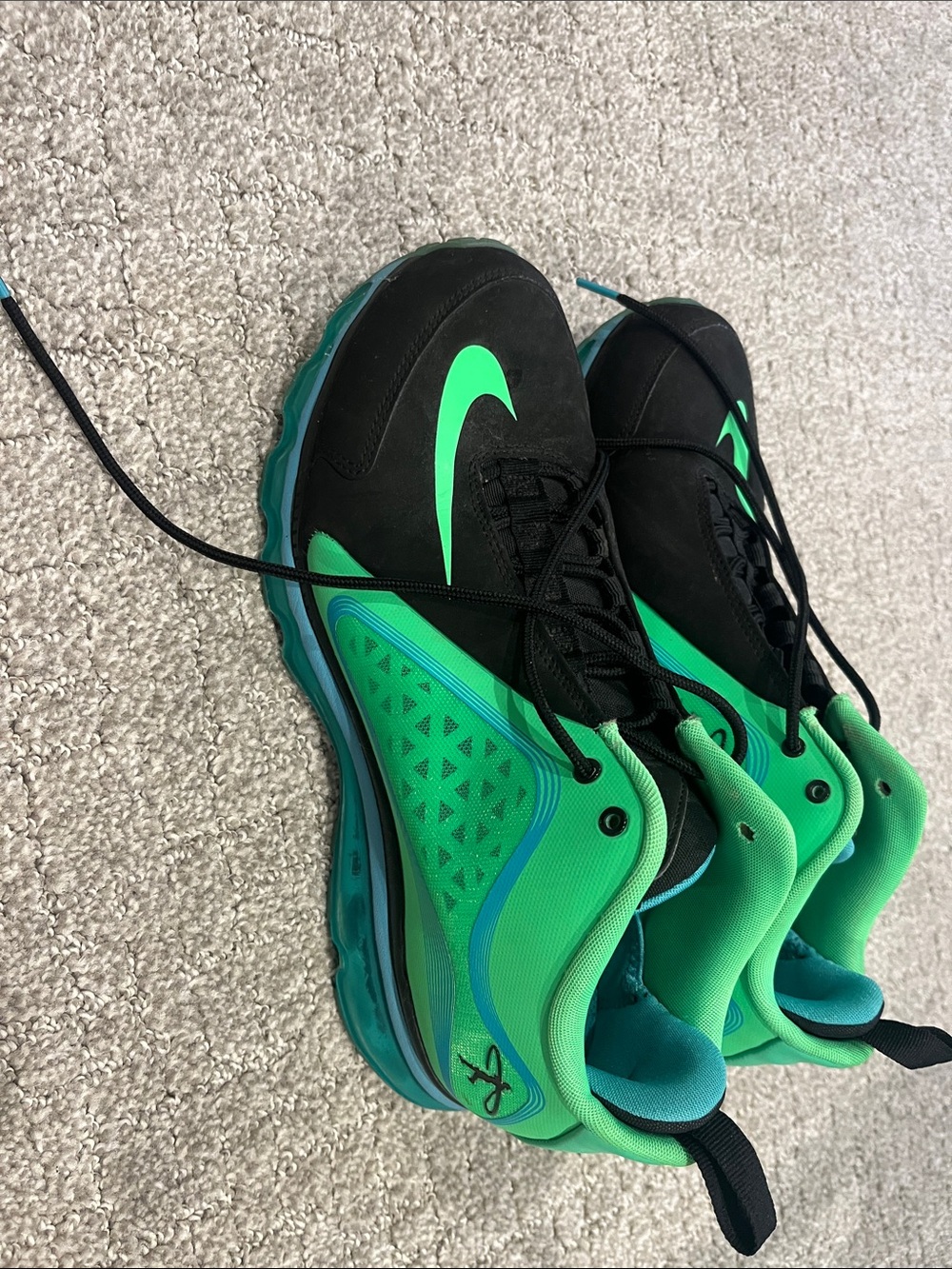 Vintage Nike Griffy’s Black & Neon Green  Sneakers
